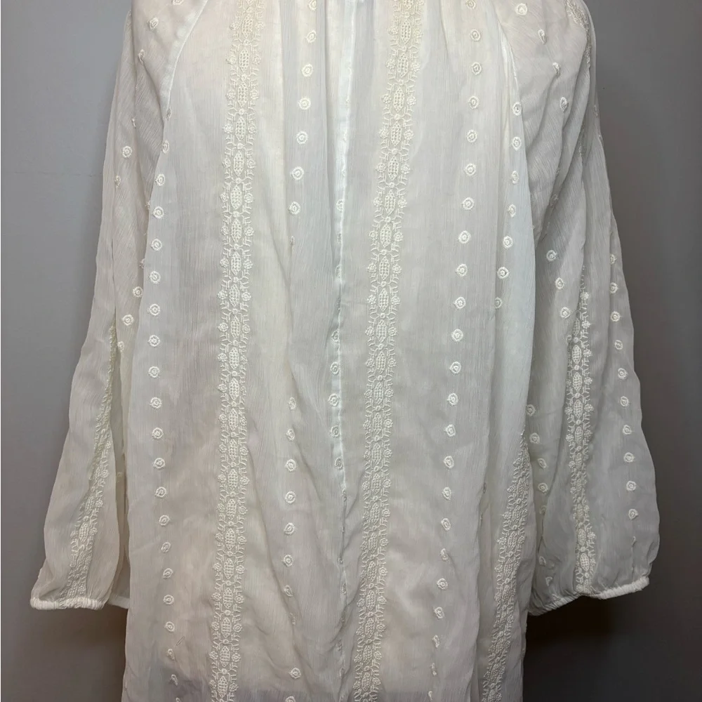 Old Navy Ivory Embroidered Button-Down Blouse - Picture 6 of 7